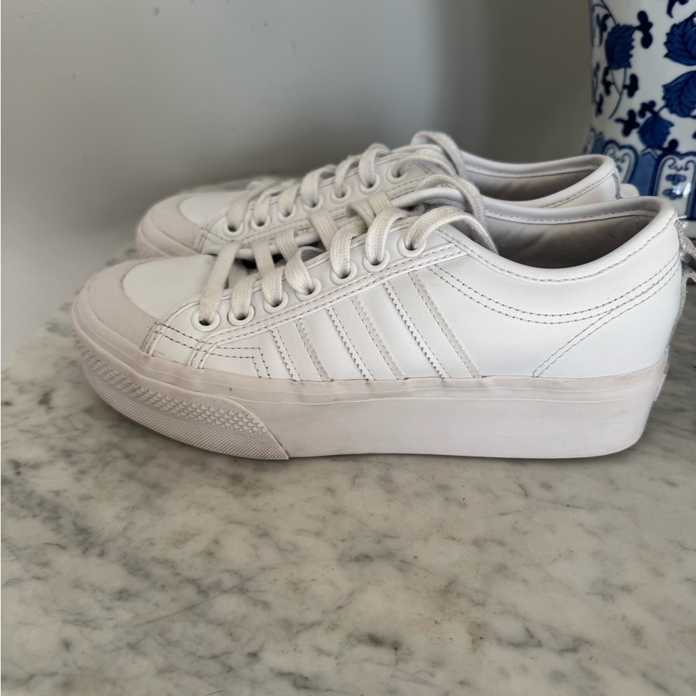 adidas Women's Nizza White Leather Platform Y2K Monochrome Sneakers Size 8 - Picture 5 of 9